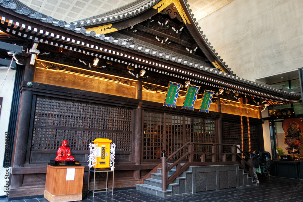 大阪、三津寺の本堂 Stock Photo Adobe Stock