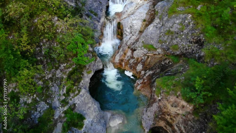 Drohnenflug Wasserfall Drohnenflug Wasserfall