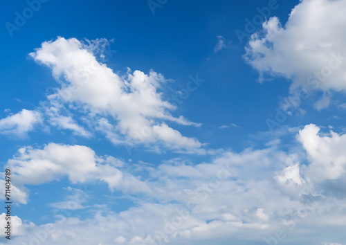 青空と雲の背景