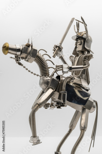 馬に乗った甲冑姿の武将のフィギア・メタルフィギア
