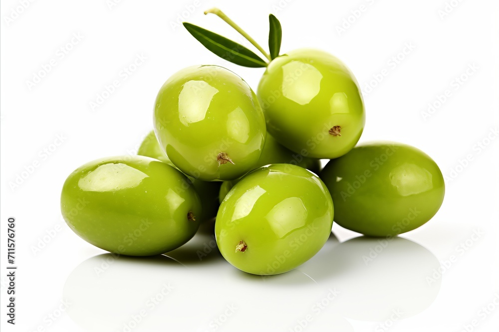 Obraz premium Green olives isolated on white background perfect for mediterranean diet and culinary concepts