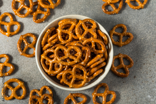 Organic Dry Mini Pretzel Crackers