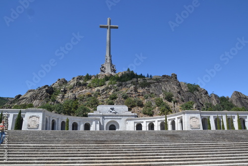 Basilique de la Sainte Croix, espagne, 13 aout 2015 : place devant la Basilique de la Sainte Croix de la Vallée des Déchus