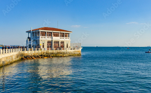 Moda Pier in Kadikoy (Istanbul, Turkiye) photo