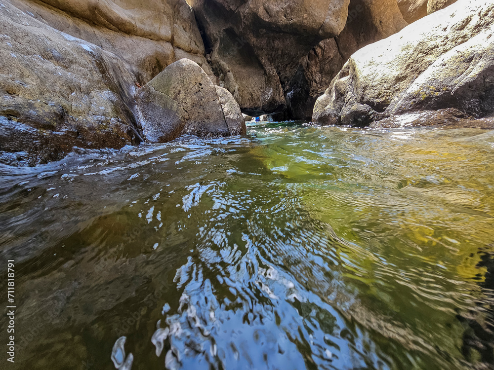 Cascadas entre cañones y ríos Cascadas entre cañones y ríos