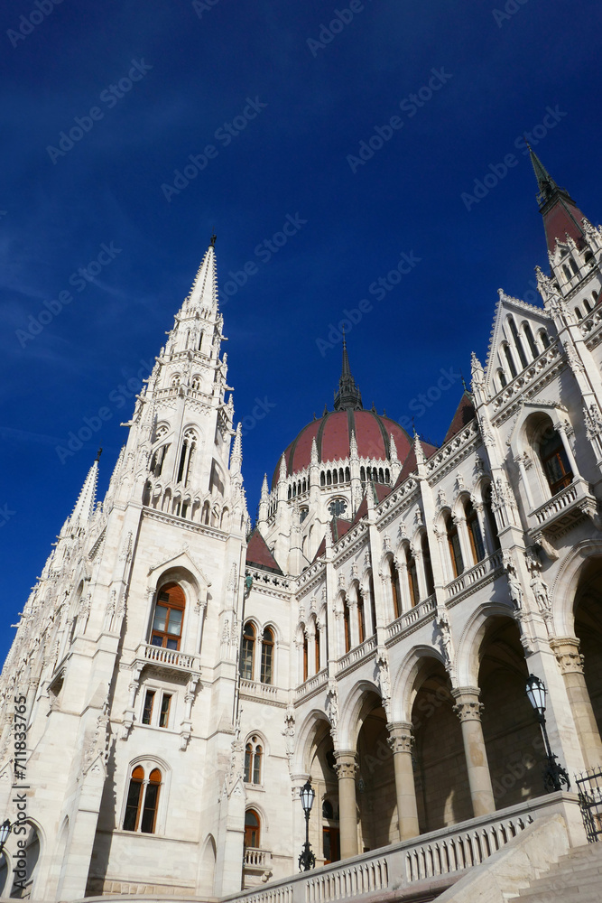 Parlamentsgebäude von Budapest an der Donau