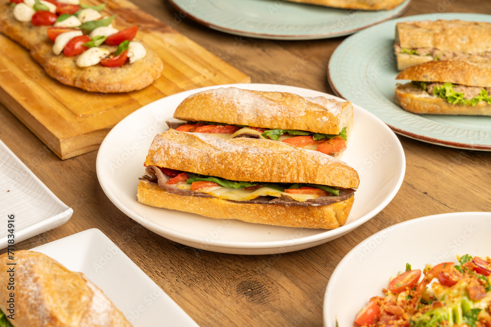Sandwiches y alimentos salados Sandwiches y alimentos salados