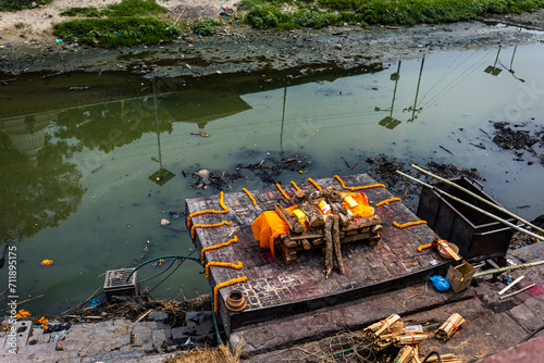 Photos cremation on the bagmati river