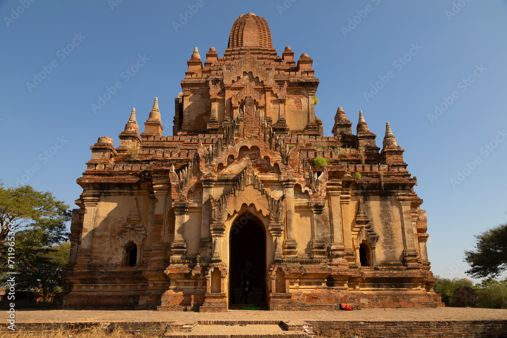 One of the many lonely temples that can be found exploring the roads and fields of the Bagan area of Burma