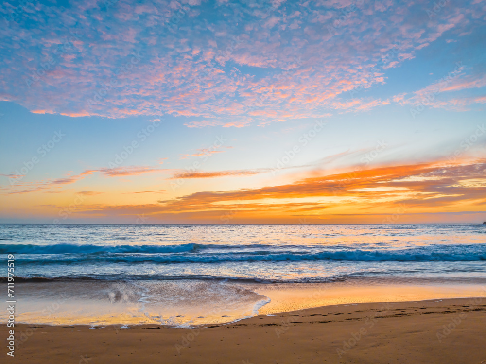 Obraz premium Summer Sunrise at the Seaside