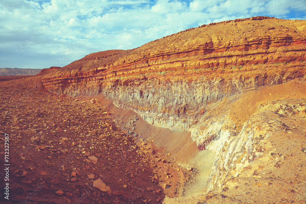 Mountain landscape, desert. Colorful sandstone. National Park Makhtesh Ramon Crater in Negev desert, Israel - obrazy, fototapety, plakaty 