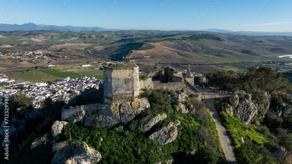 vista aérea del castillo de Fatetar en el municipio de Espera, Andalucía