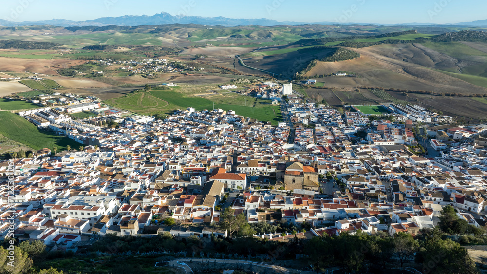 vista aérea del bonito pueblo blanco de Espera en la provincia de Cádiz, Andalucía	