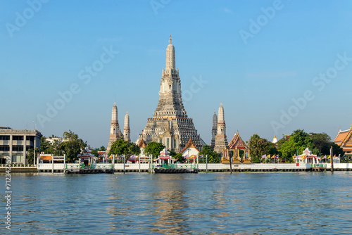 Fotografie Wat Arun Ratchawararam is a Buddhist temple in Bangkok Yai district of Bangkok, Thailand