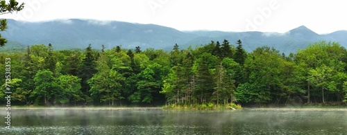 知床五湖の風景 shiretoko lake hokkaido photo