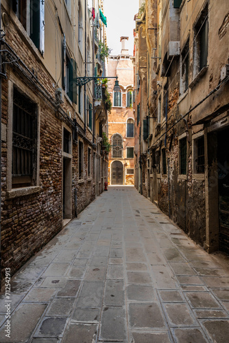 Looking down the narrow streets or alley of Venice © Jason Yoder