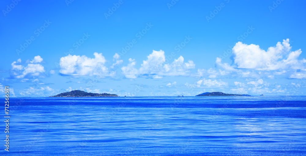 Obraz premium Island Cousin and Island Cousine, Praslin, Republic of Seychelles, Africa.