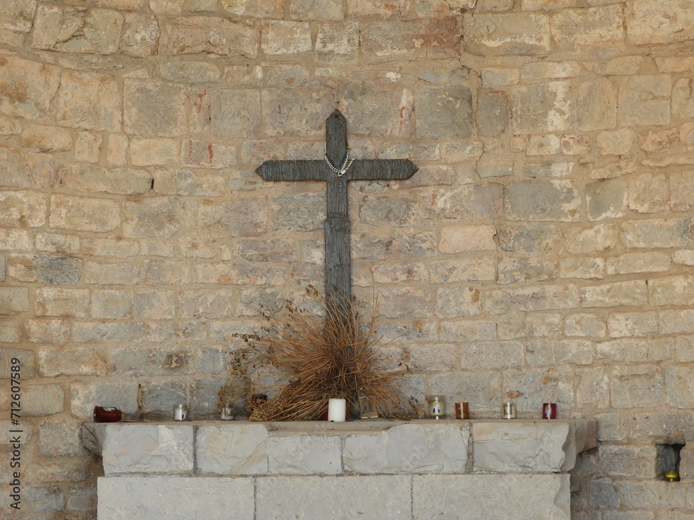 la croix en haut du Mont Saint-Bauzille
