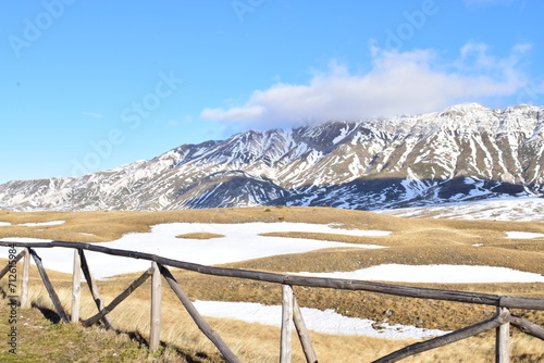 Montagna con neve 