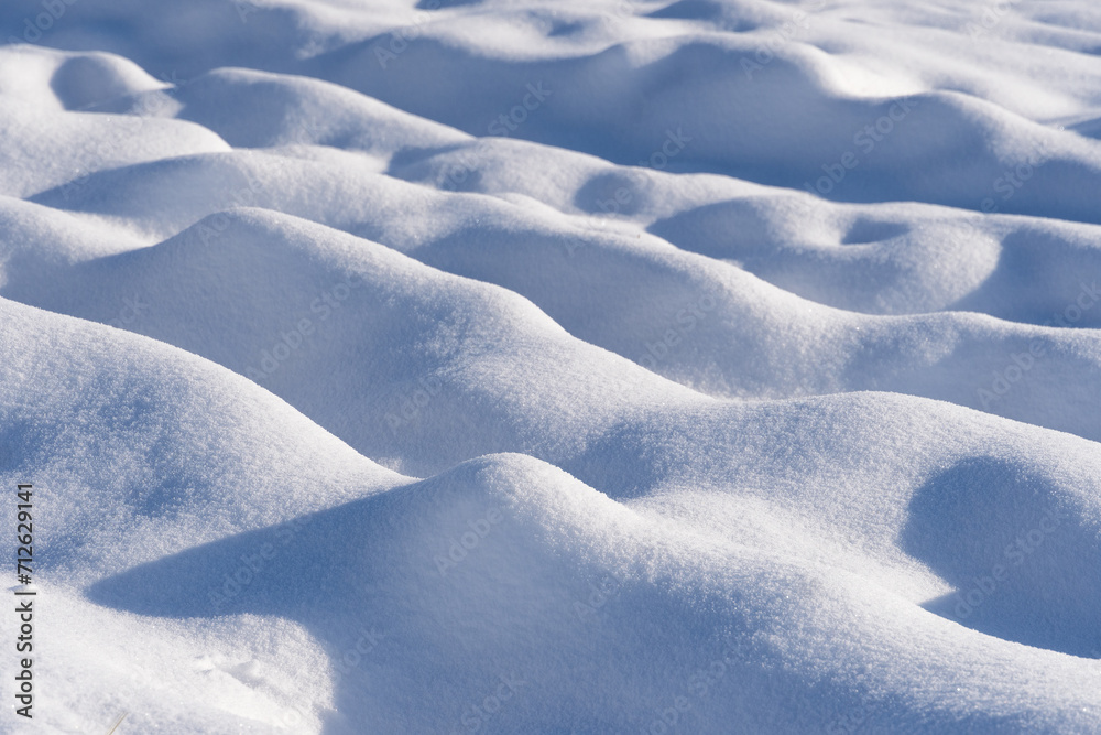 Schneebedeckter Acker