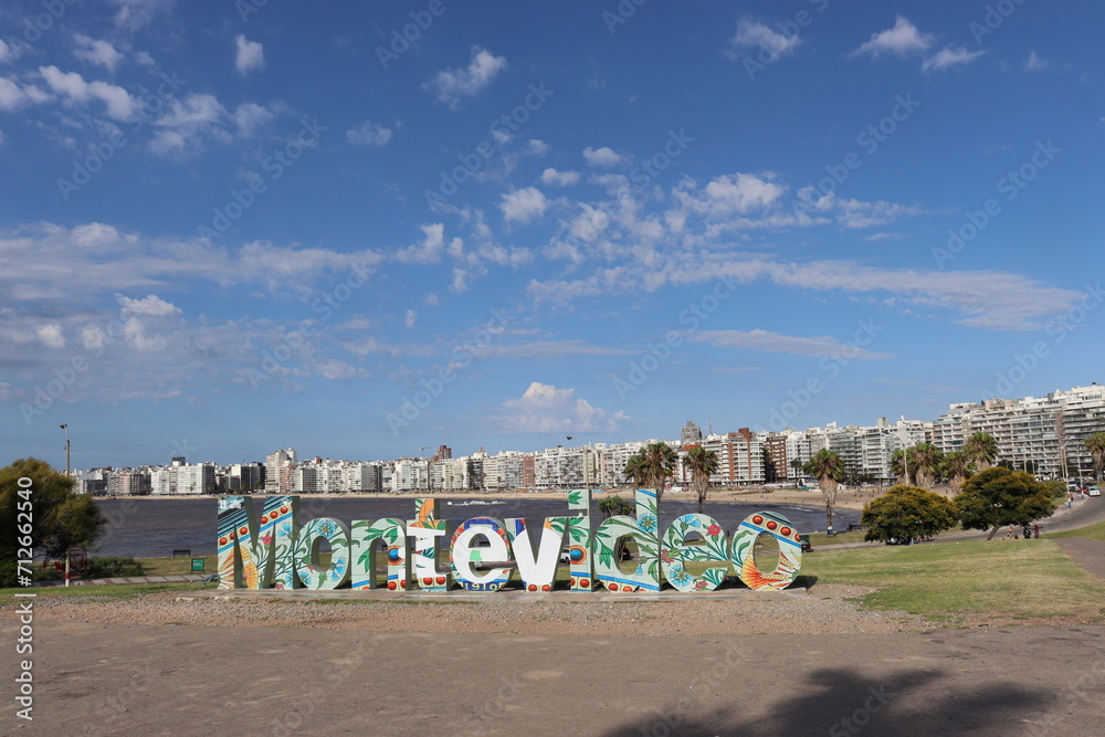 Letreiro de Montevidéu em Pocitos no Uruguai (Letras Montevideo) Letreiro de Montevidéu em Pocitos no Uruguai (Letras Montevideo)
