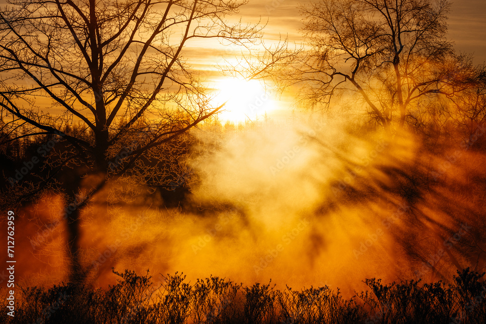 Obraz premium 気嵐と朝焼け