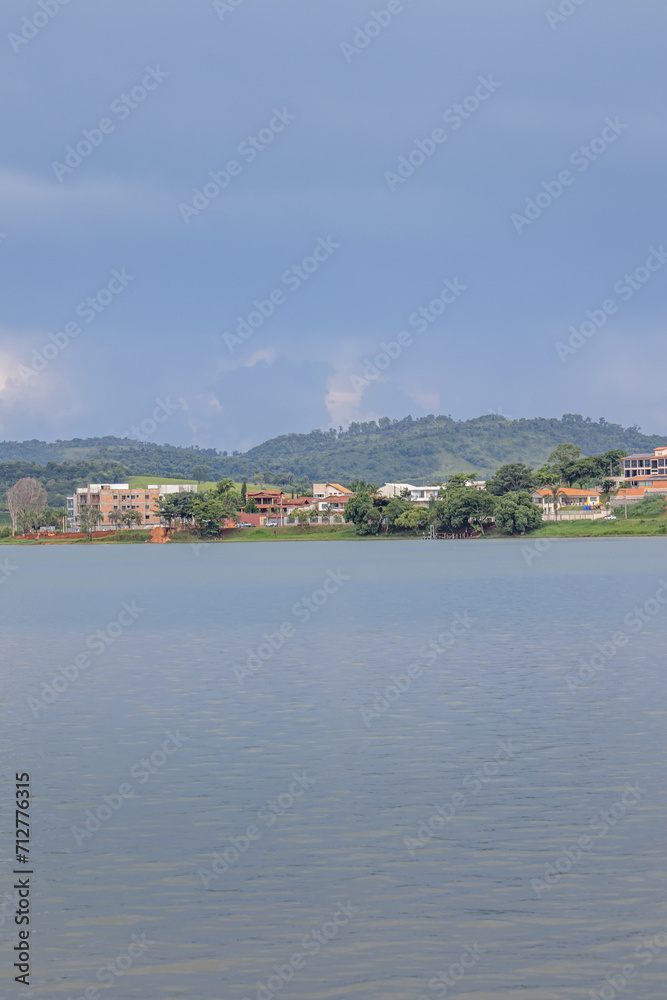 lago na cidade de Boa Esperança, Estado de Minas Gerais, Brasil