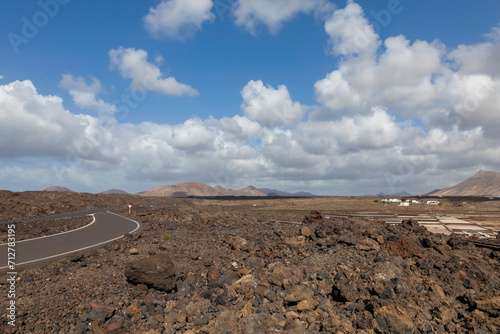 Straße durch Lavafelder, Lanzarote