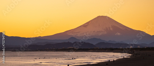 Obraz na płótnie Silhouette of Mount Fuji at Shonan coast at Fujisawa, Kanagawa, Japan w salonie
