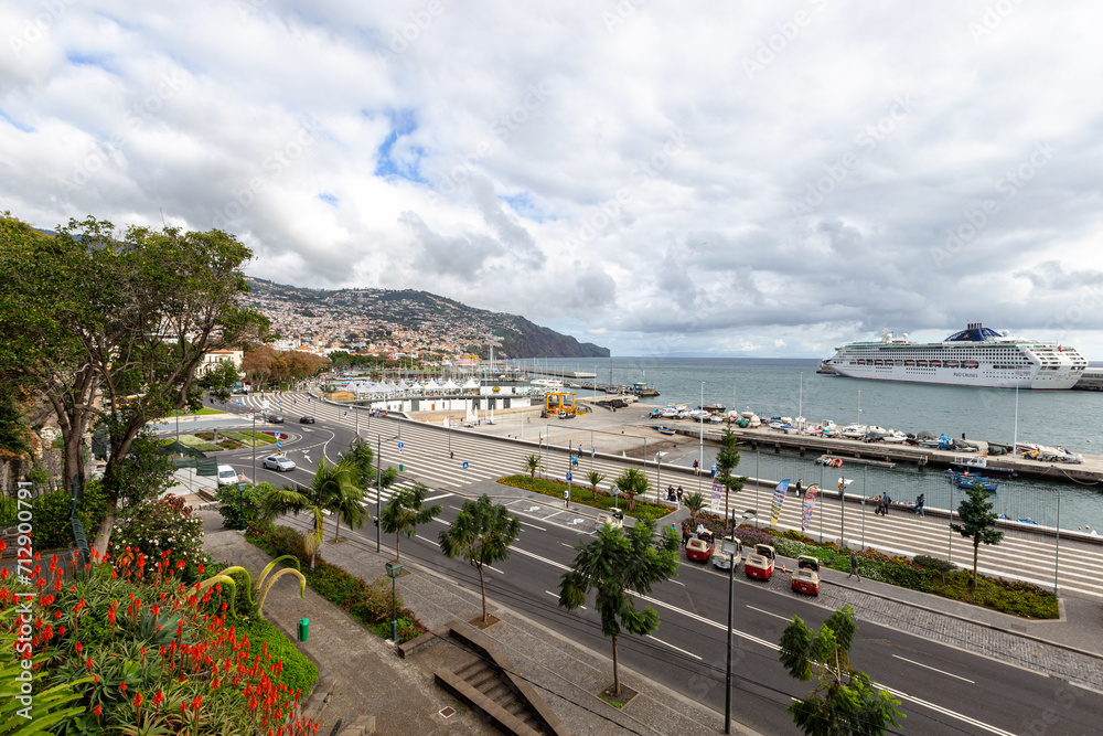 Φωτογραφία View on the city of Funchal, Capital of the island of Madeira (Portugal)