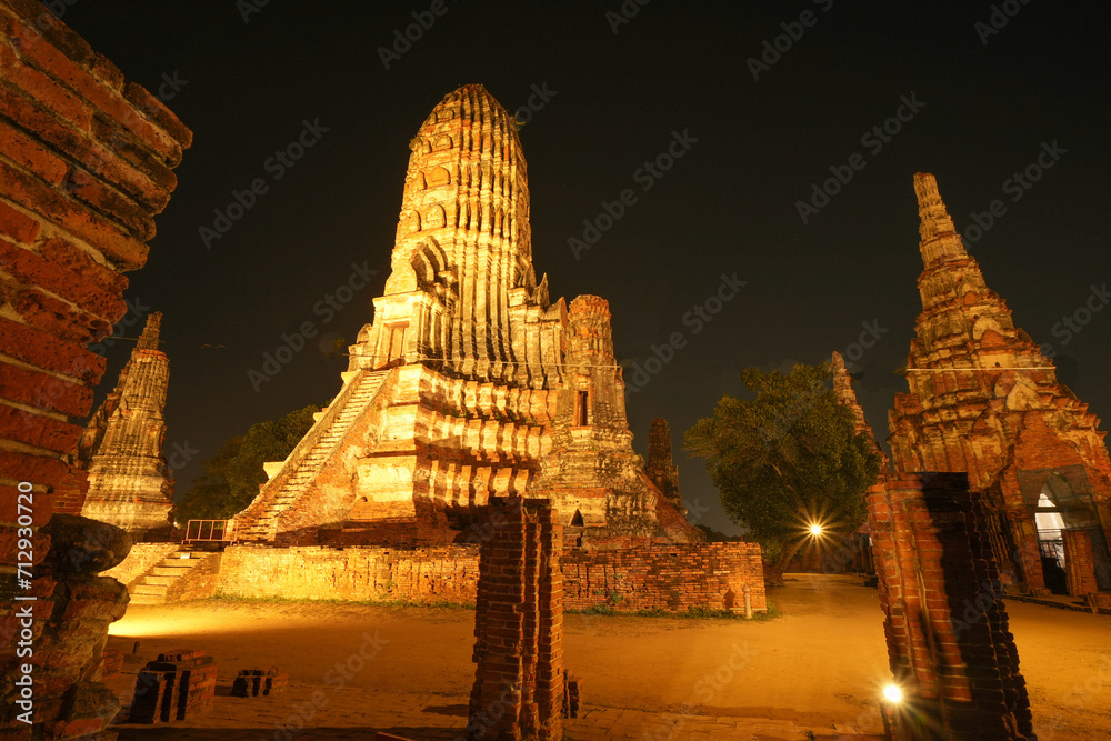 Φωτογραφία Wat Chaiwatthanaram Ayutthaya Province, Thailand, built in the reign of King Prasat Thong in 1630, taken on 14 January 2024