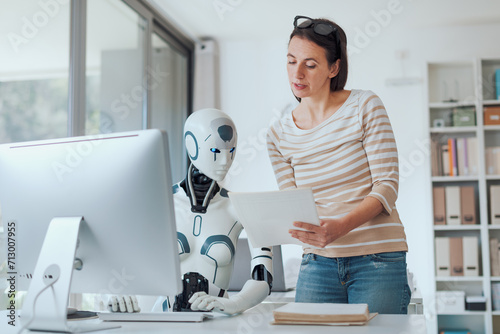 Canvastavla Woman and AI robot working together