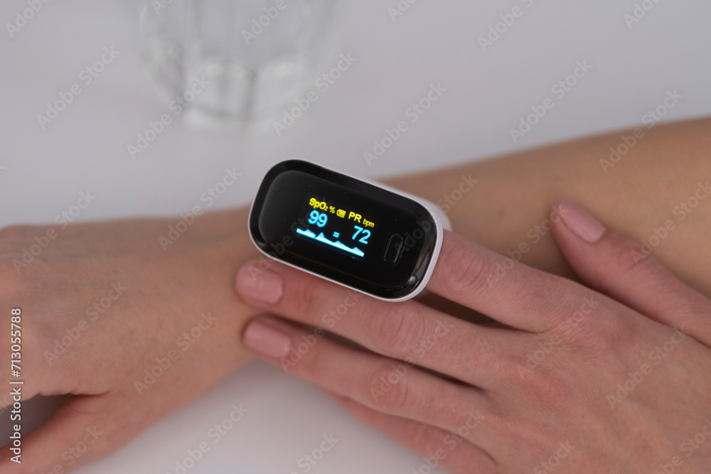A device for measuring saturation. A device for measuring saturation.