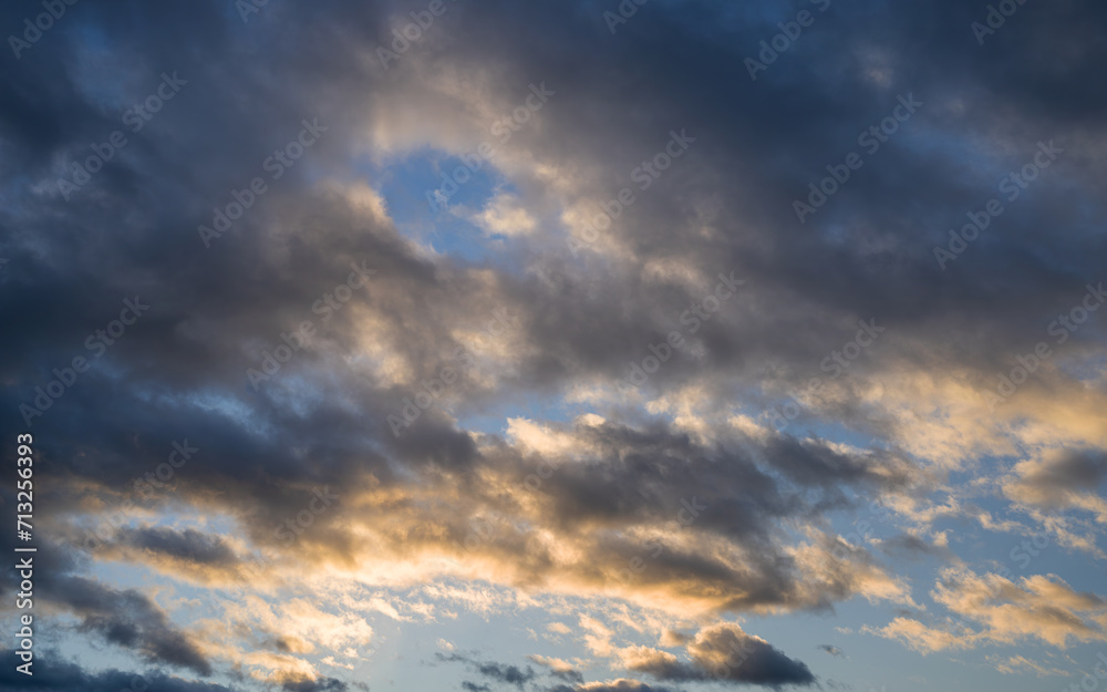 Fototapeta premium Sky with dramatic clouds