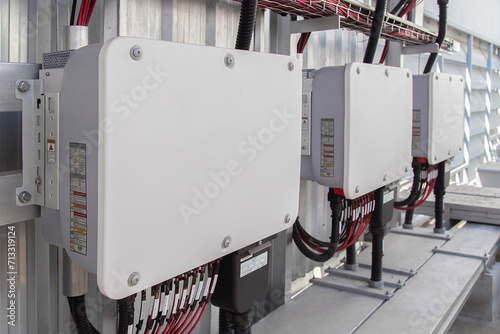 White inverter of solar cell power generation system