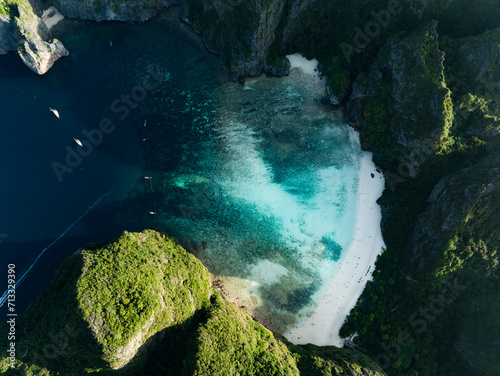 Obraz na płótnie View from above, aerial view of Ko Phi Phi Lee, a ring of steep limestone hills surrounding Maya Bay. Andaman Sea, Phi Phi Islands, Krabi, Thailand. w salonie