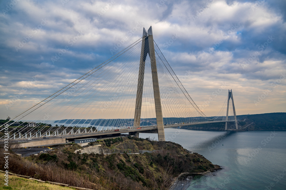 Obraz premium Yavuz Sultan Selim Bridge over Istanbul Bosphorus view in Turkey