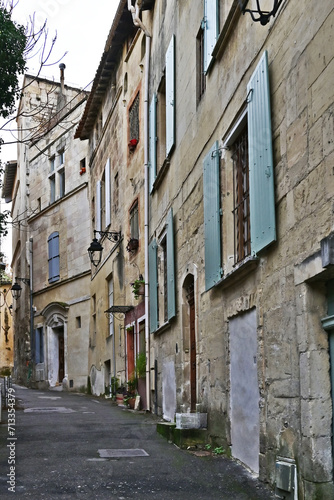 Arles, vicoli, strade e case provenzali - Provenza, Francia 