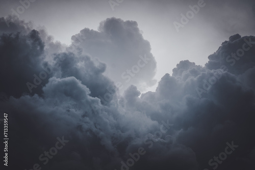 Bedrohliche Wolken (Wolkengebilde bzw. Wolkentürme)