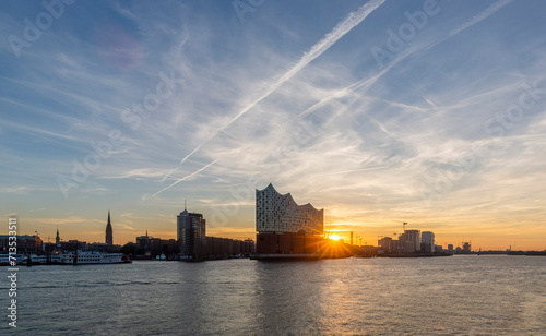 Obraz na płótnie Sunrise over Hamburg with Elbphilharmonie in the foreground w salonie