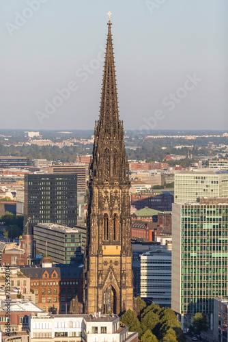 Obraz na płótnie Aerial view of Saint Nicholas Church in Hamburg w salonie