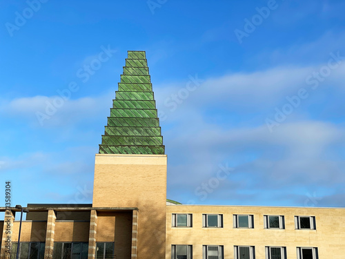 Oxford, England, UK. Jan 13th 2024 The Modern Architecture of Said Business School, Oxford University, named after Syrian-Saudi billionaire Wafic Saïd, Park End Street, Oxford, Saïd Business School