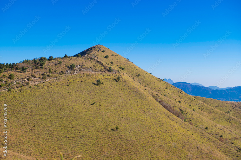 涌蓋山登山「登山道から望むみそこぶし山」