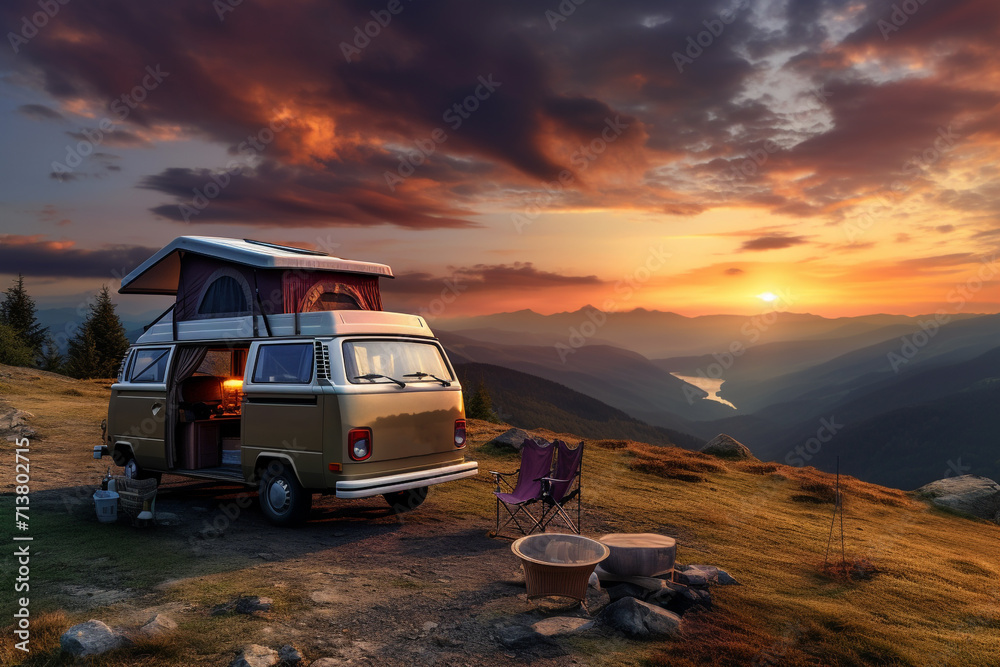Obraz premium Camping car on mountain during holiday trip with mountain background