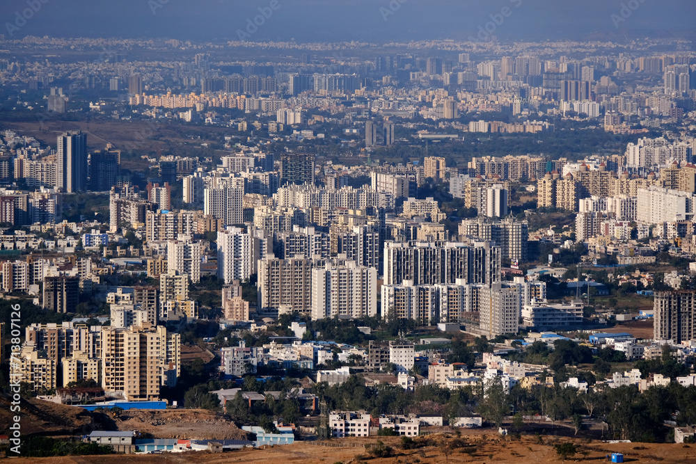 Obraz premium Beautiful Cityscape of Pune city from Bopdev Ghat, Pune, Maharashtra, India