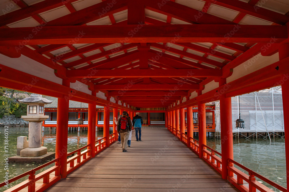厳島神社の社殿「回廊」