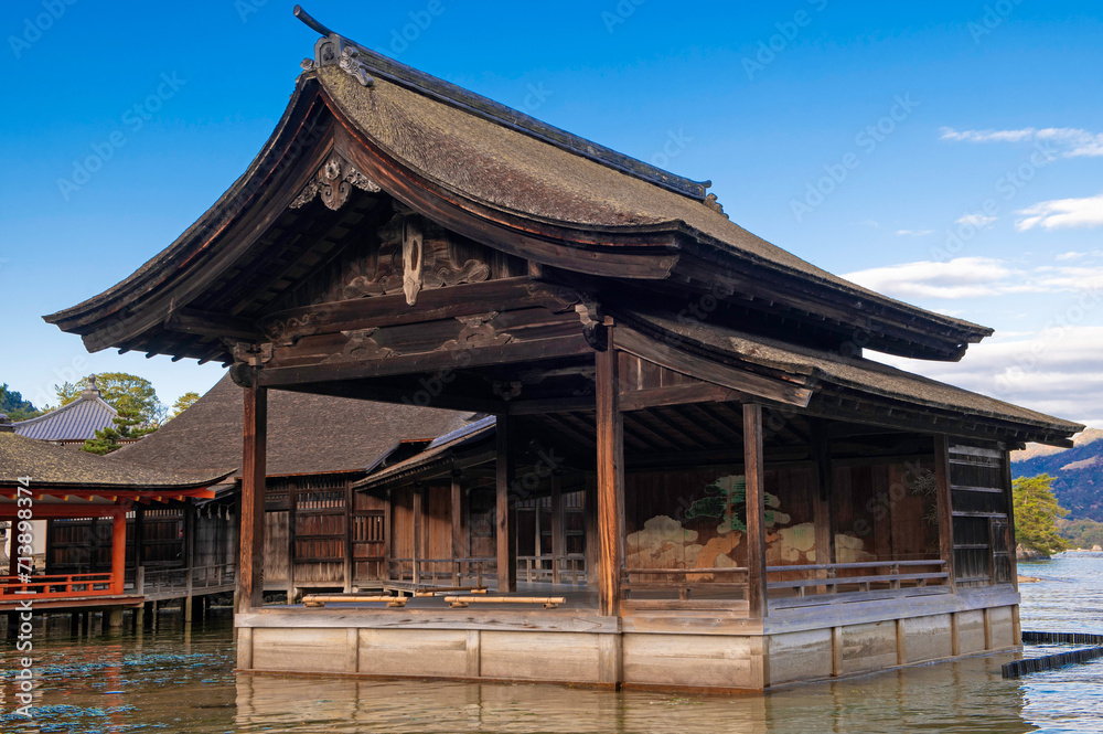 厳島神社の社殿「能舞台」 厳島神社の社殿「能舞台」