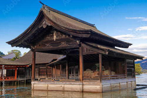 厳島神社の社殿「能舞台」