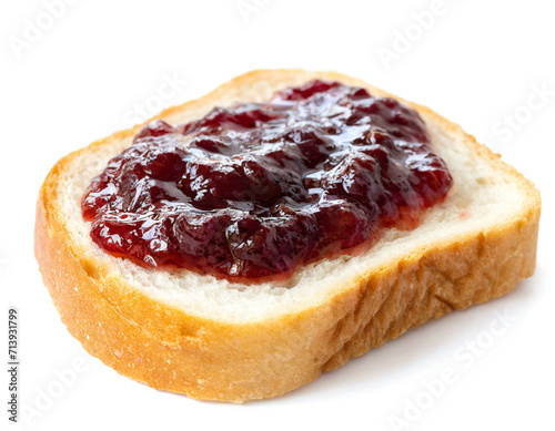 Brot mit Marmelade isoliert auf weißen Hintergrund, Freisteller