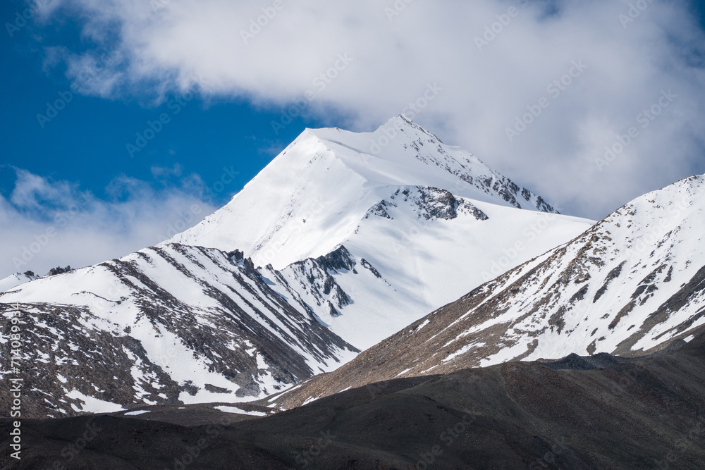 Fototapeta premium Pangong Lake, a high-altitude lake in the Himalayas, Ladakh, mountain, India